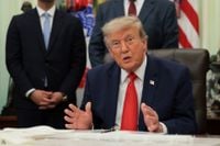 ترامب: هل ينبغي تغيير اسم مضيق هرمز إلى «مضيق ترامب»؟