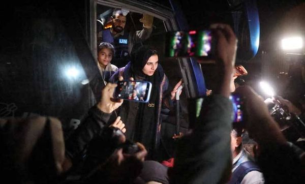 مضايقات على أبواب العودة: فلسطينية تكشف معاناة معبر رفح