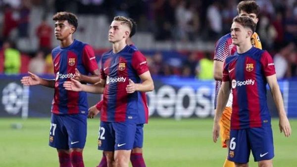 برشلونة يجبر لاعبيه على استكمال دراستهم