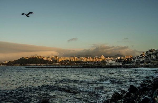 المغرب... إستنفار أمني في الفنيدق بعد محاولة عبور قرابة 1000 مهاجر غير شرعي إلى سبتة