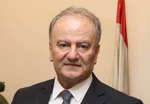 محكمة سجن روميه...
ووعد النقيب مارتينوس