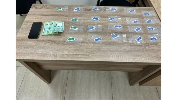 مروج مخدرات في قبضة قوى الأمن على طريق المطار