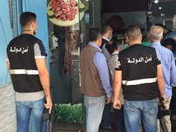 مراقبو الاقتصاد ختموا محلات للمواد الغذائية
ومحطة محروقات بالشمع الاحمر في البقاع