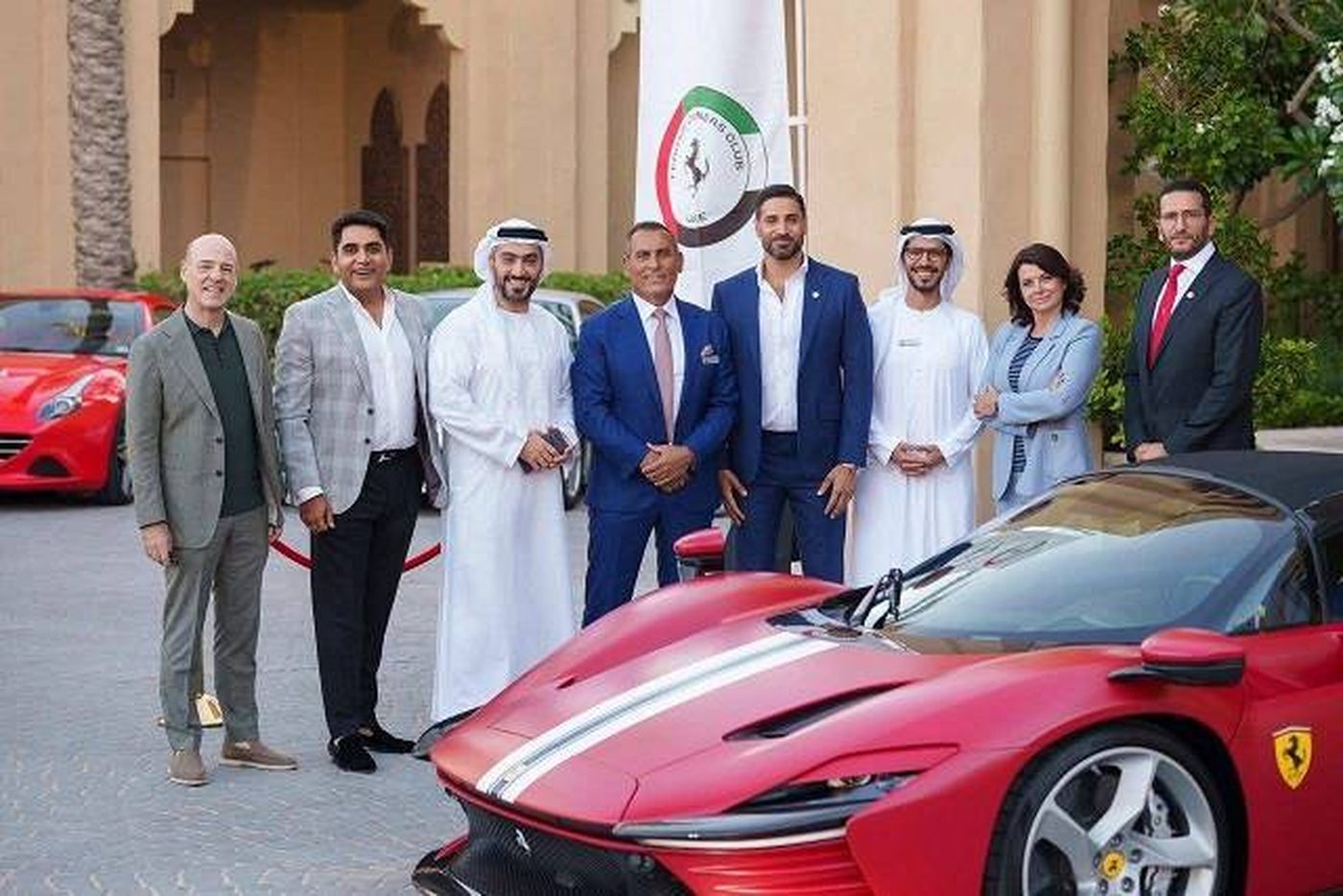 "نادي مالكي فيراري الإمارات" يمنح الرئاسة الفخرية للسائق طاني حنا