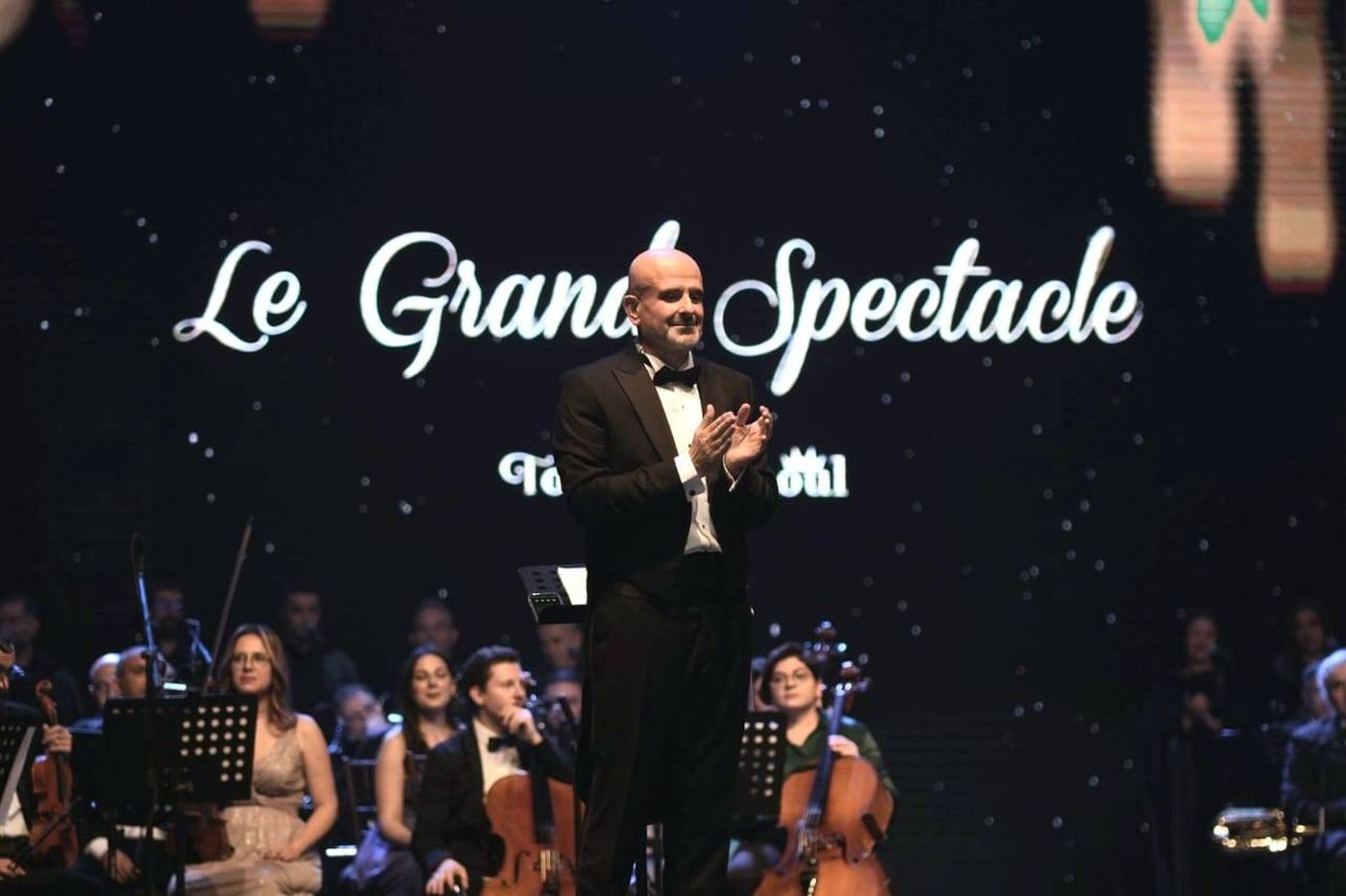 نجاح منقطع النظير للعرض الكبير Le Grand Spectacle
طوني مخول : رغم كل الظروف أعطينا أجمل صورة عن لبنان بلد الحبّ والثقافة والسلام