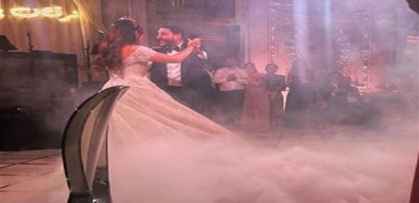 بعد زواجها مدنيّاً في الإمارات... فنانة لبنانيّة تزوّجت كنسيّاً وهذه هويّة عريسها الفنان العربيّ
