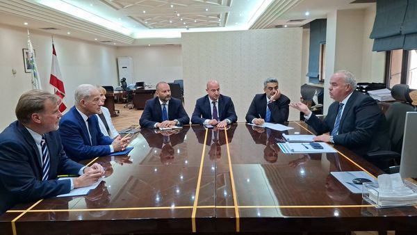 الحاج يبحث مع عيسى تعزيز التعاون والاستثمار في القطاع