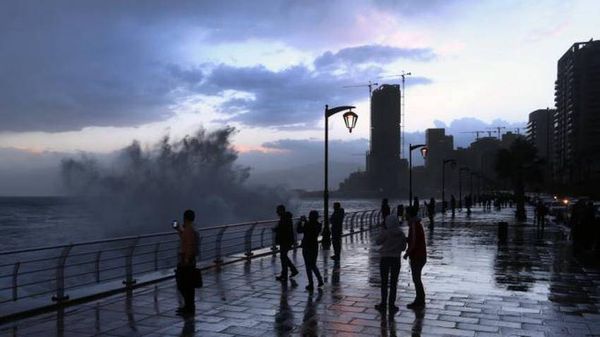 منخفض جوي سريع يضرب لبنان: أمطار غزيرة وثلوج وتحذيرات من الموج والسيول