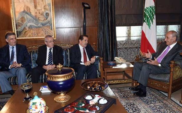 إتصالات لتجنب المواجهة وبري: لاستفتاء مسيحيّ بيني وبينهم بشأن الجلسة
المكونات المسيحية تتأهب للنزول والتحرك في الشارع إذا فشل الحلّ