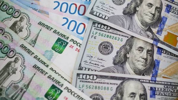 قبل قمة بريكس... ما موقف روسيا من الدولار الأميركي ؟