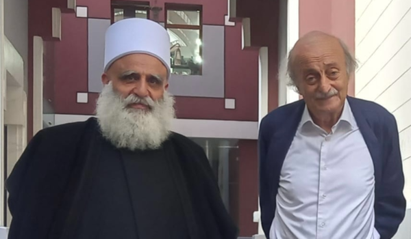 جنبلاط يهنئ أبي المنى بنجاح القمة الروحية ويدعو للالتفاف حول الدولة