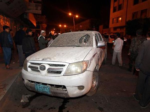 انفجارات قوية في العاصمة اليمنية صنعاء...
ولجنة وساطة بين الحوثيين وآل الأحمر