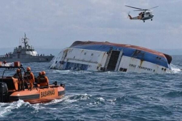 إندونيسيا تواصل البحث عن 129 مفقوداً بعد انقلاب سفينة فيرغو