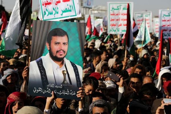 وسائل إعلام تابعة لجماعة أنصار الله الحوثيين: قصف بالصواريخ استهدف شبكة الاتصالات في مديرية سحار بصعدة