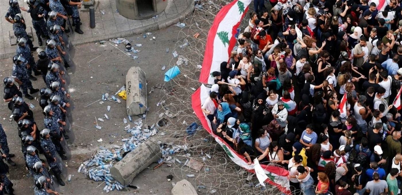 من يحرّك الشارع؟