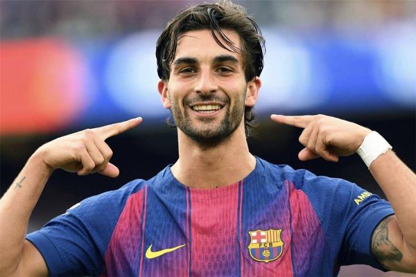 برشلونة يمنح فيران توريس الضوء الأخضر لإتمام انتقاله إلى باريس