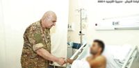 جوزيف عون يزور العسكريين الذين أصيبوا في منطقة الشراونة