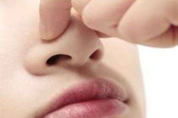 طريقة طبيعية لتصغير الأنف .. نتائجها فعّالة