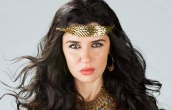 بالفيديو:غادة عادل تخرج عن صمتها: زوجي خدعني!
