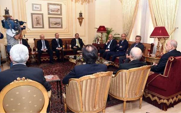 برّي التقى المجلس المركزي لحاكميّة مصرف لبنان برئاسة سلامة :
إتفاق على دعم القطاع المصرفي للجيش اللبناني
وإقرار مشاريع القوانين المتعلّقة بتبادل المعلومات التلقائي
