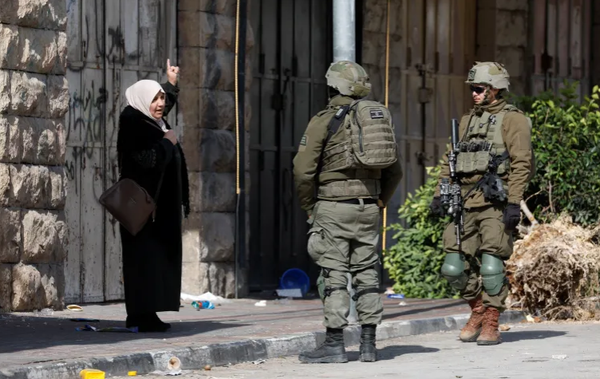 لليوم الرابع تواليًا... تعزيزات عسكرية للاحتلال في الخليل