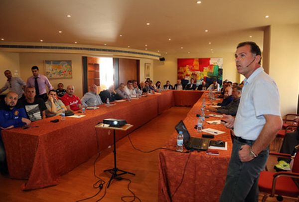 لقاء تشاوري لاتحاد كرة السلة
نصّار يجدّد الدعوة لحضور الجمعية العمومية
وكوكولاكيديس ينوّه بمستوى الحكام اللبنانيين