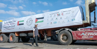 الإمارات تُسيّر 62 شاحنة مساعدات إلى غزة خلال أسبوع