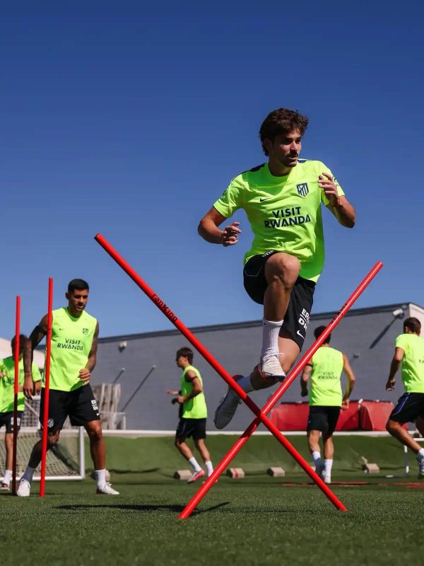 كيف بدا جوليان ألفاريز في تدريبات أتلتيكو مدريد؟
