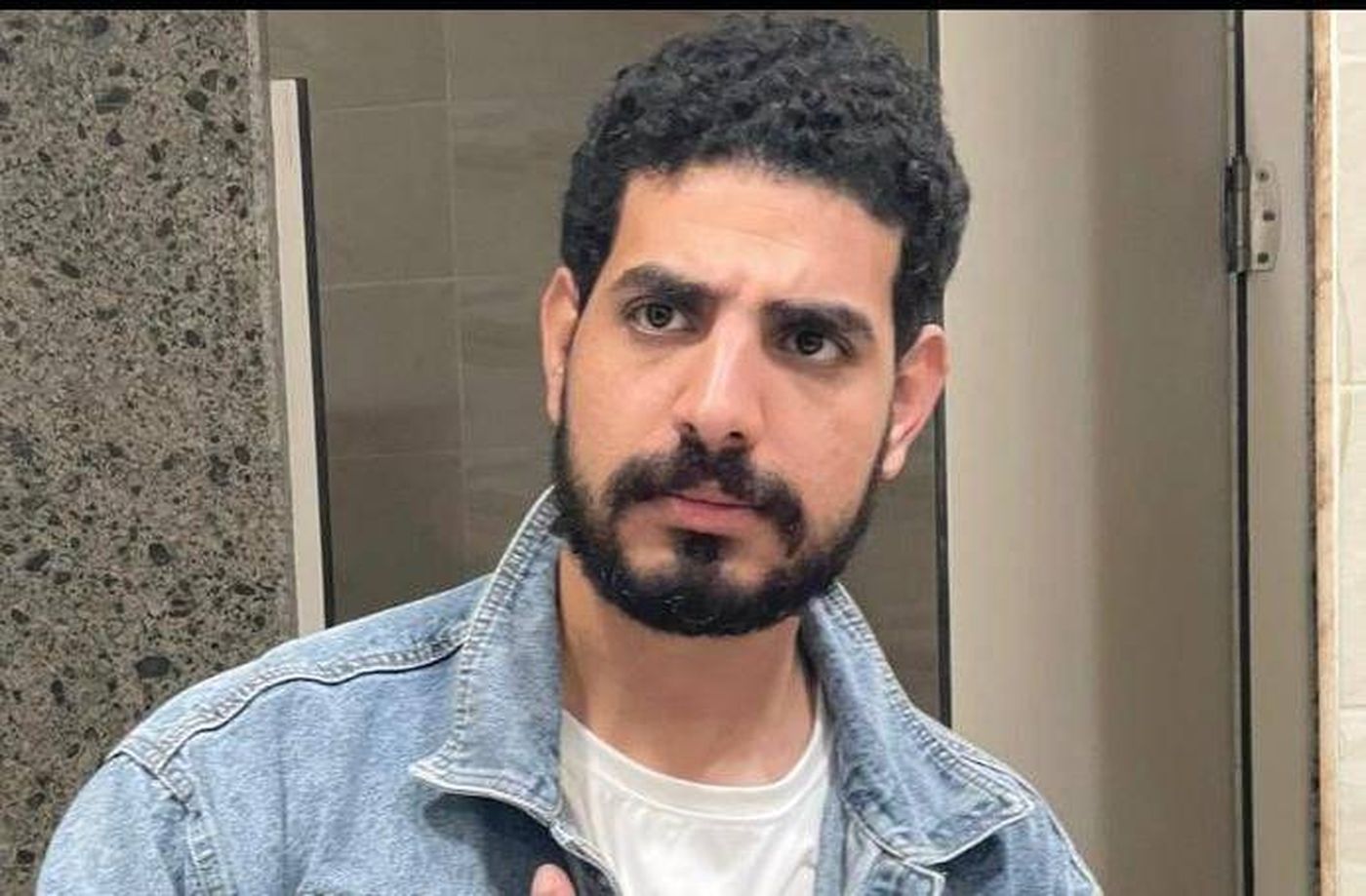 وليد حمدي في ندوة عن "رجل في الغربة " بمعرض القاهرة للكتاب