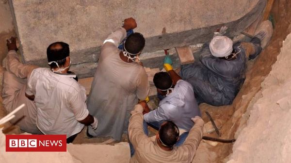 Egypt sarcophagus: Mystery black tomb opened in Alexandria