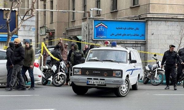 إيران: امرأة شابة تُعفى من الإعدام بعد قتل زوجها العنيف