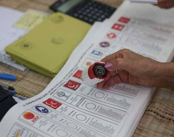 تركيا: إنتخابات مبكرة و821 قتيلاً في شهر