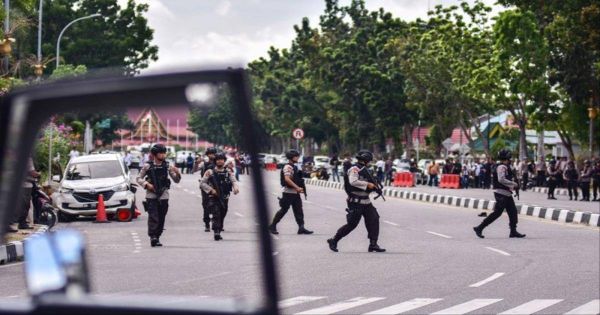 دعوات حقوقية للتحقيق بقتل الشرطة 11 إندونيسيا