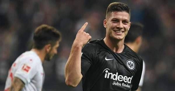 ليفربول يصارع قطبي الليغا على مهاجم فرانكفورت