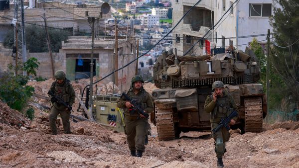 القناة 12 الإسرائيلية: الجيش يعزز قواته في الضفة الغربية ويرفع عدد كتائبه بها إلى 26
