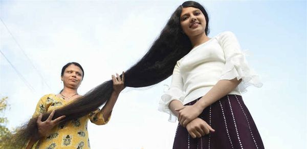 هذا ما فعلته صاحبة أطول شعر في العالم