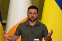 زيلينسكي يوافق على عمليات جديدة بعيدة المدى ردًا على الضربات الروسية