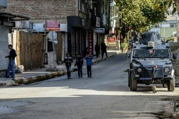 مقتل ثلاثة جنود اتراك و11 متمردا كرديا في اشتباكات بتركيا