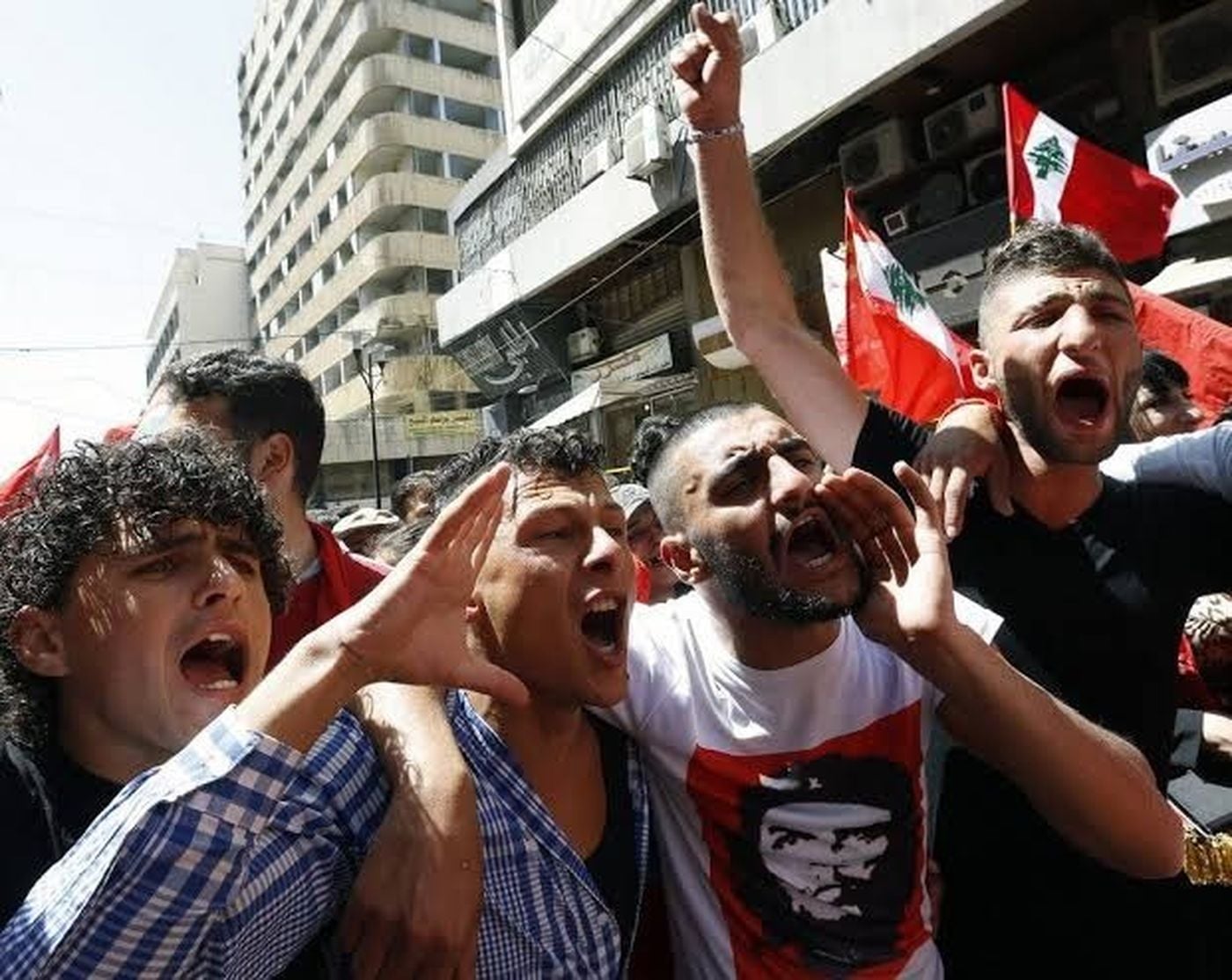أبواب الحلول مقفلة و"خضات اجتماعية" مرتقبة