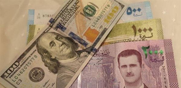 بعد تأثرّها بالأزمة اللبنانية.. الليرة السورية تتحسن مقابل الدولار