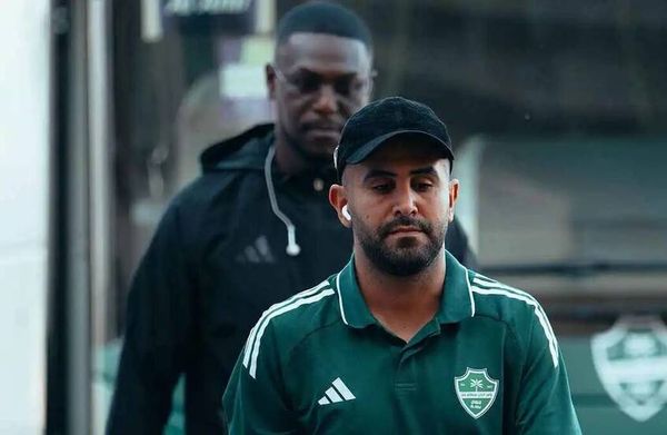 رد حاسم من رياض محرز حول مستقبله مع الأهلي السعودي