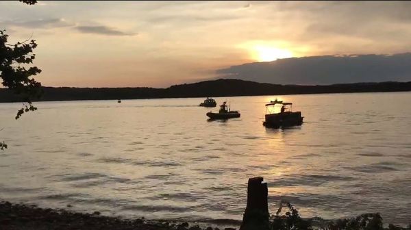 Tourist boat capsizes in Missouri killing 11, scattering others