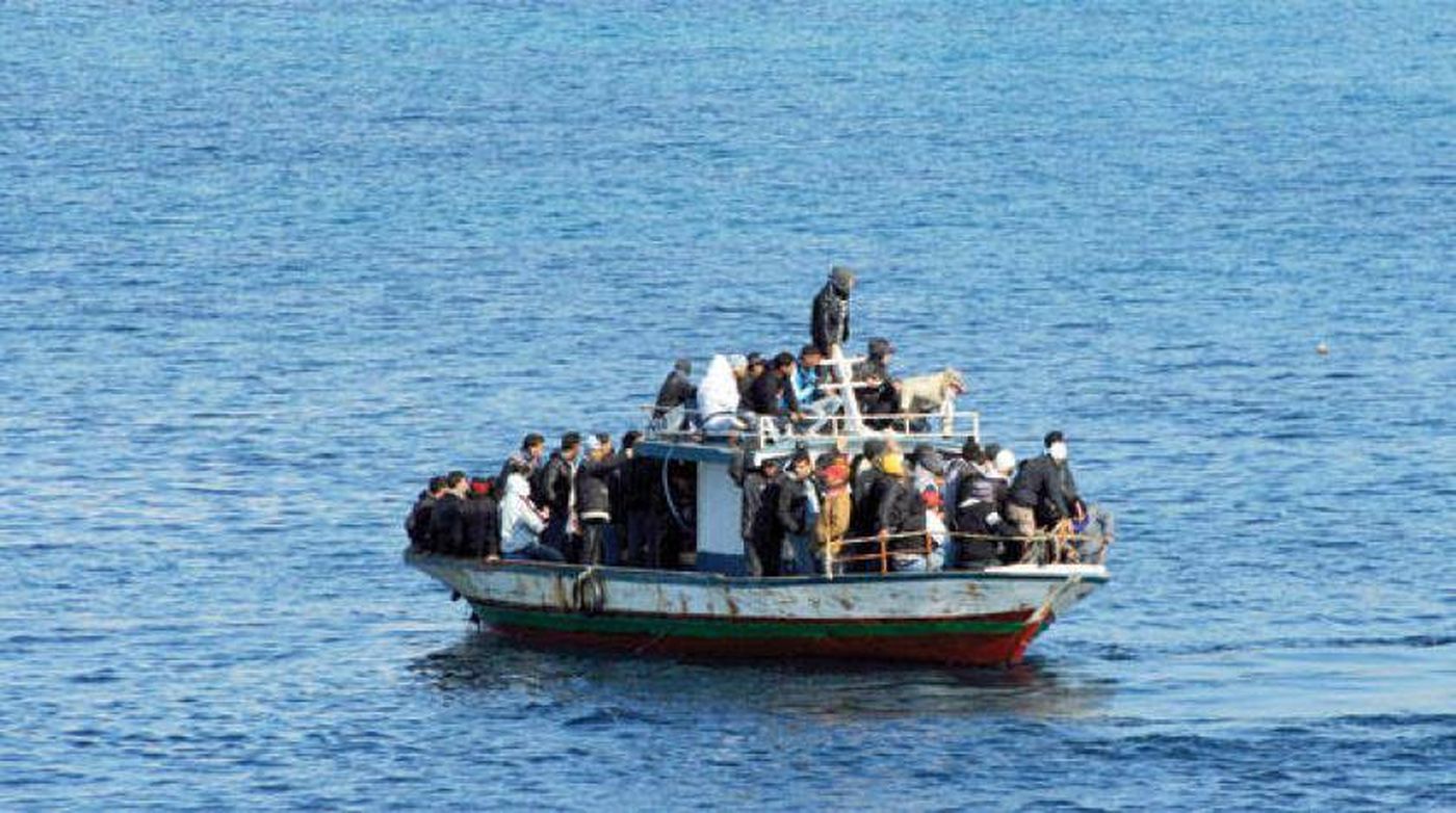 قتلى وعشرات المفقودين جراء غرق قارب يقلّ مهاجرين غير قانونيين في تونس