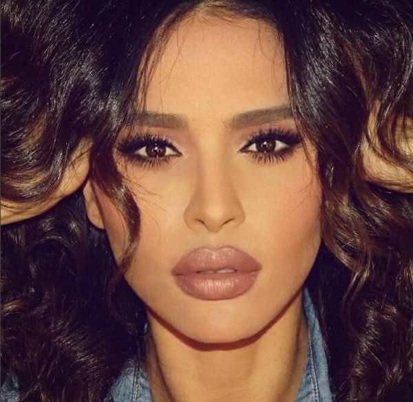 ليلى بن خليفة بقمة الإثارة بـ"مايو" يكشف الكثير