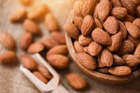 متى يتحوّل اللوز الى خطر؟