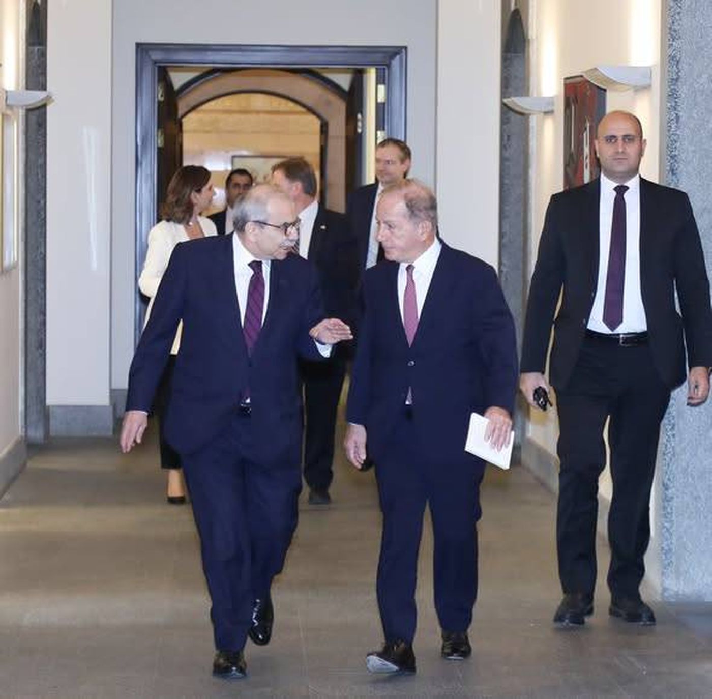 هل دخل لبنان مرحلة الوصاية الأميركية الشاملة؟