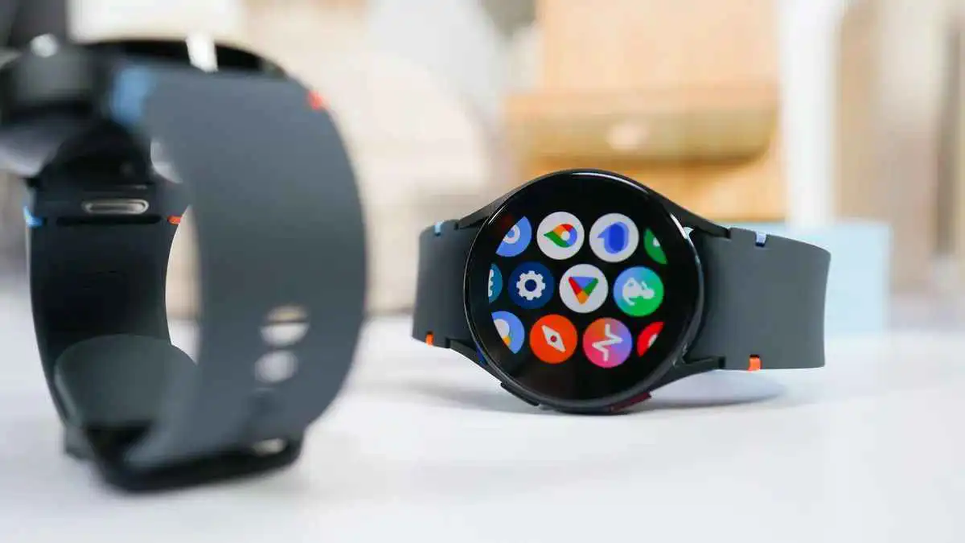 واتساب يحدّث تطبيقه على ساعات Wear OS بمزايا جديدة