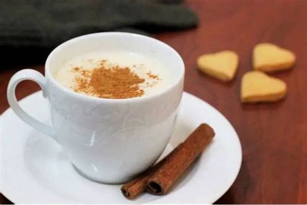 أكثر من مشروب... لماذا يبقى السحلب سيد ليالي الشتاء؟