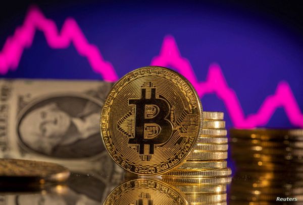 بيتكوين تضع حداً لخسارها وتحقق قفزة كبيرة