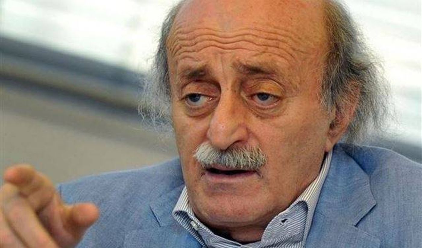 جنبلاط: الأزمة أكبر من تقديم أو تأخير الساعة